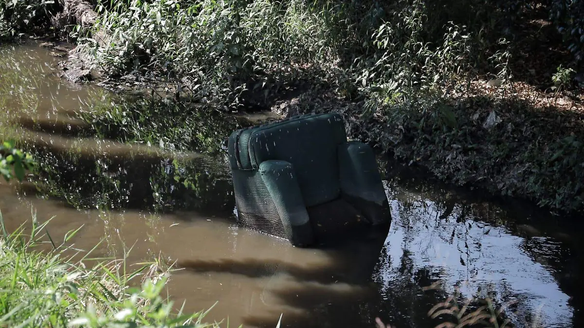 Basura en río 2